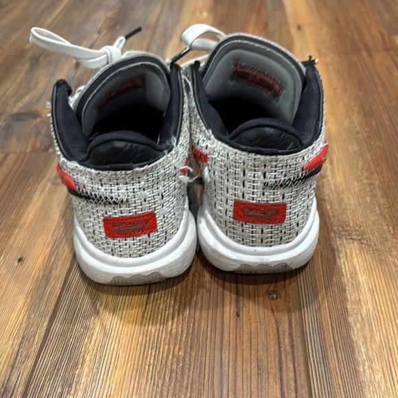 Nike White and Black Shoes with Red and Gold Details - Picture 4 of 7